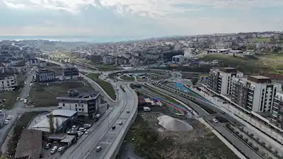 REMAX'TEN BEYLİKDÜZÜ KAVAKLI MH VİRA KAVŞAĞI YANI 4+2 DUBLEX