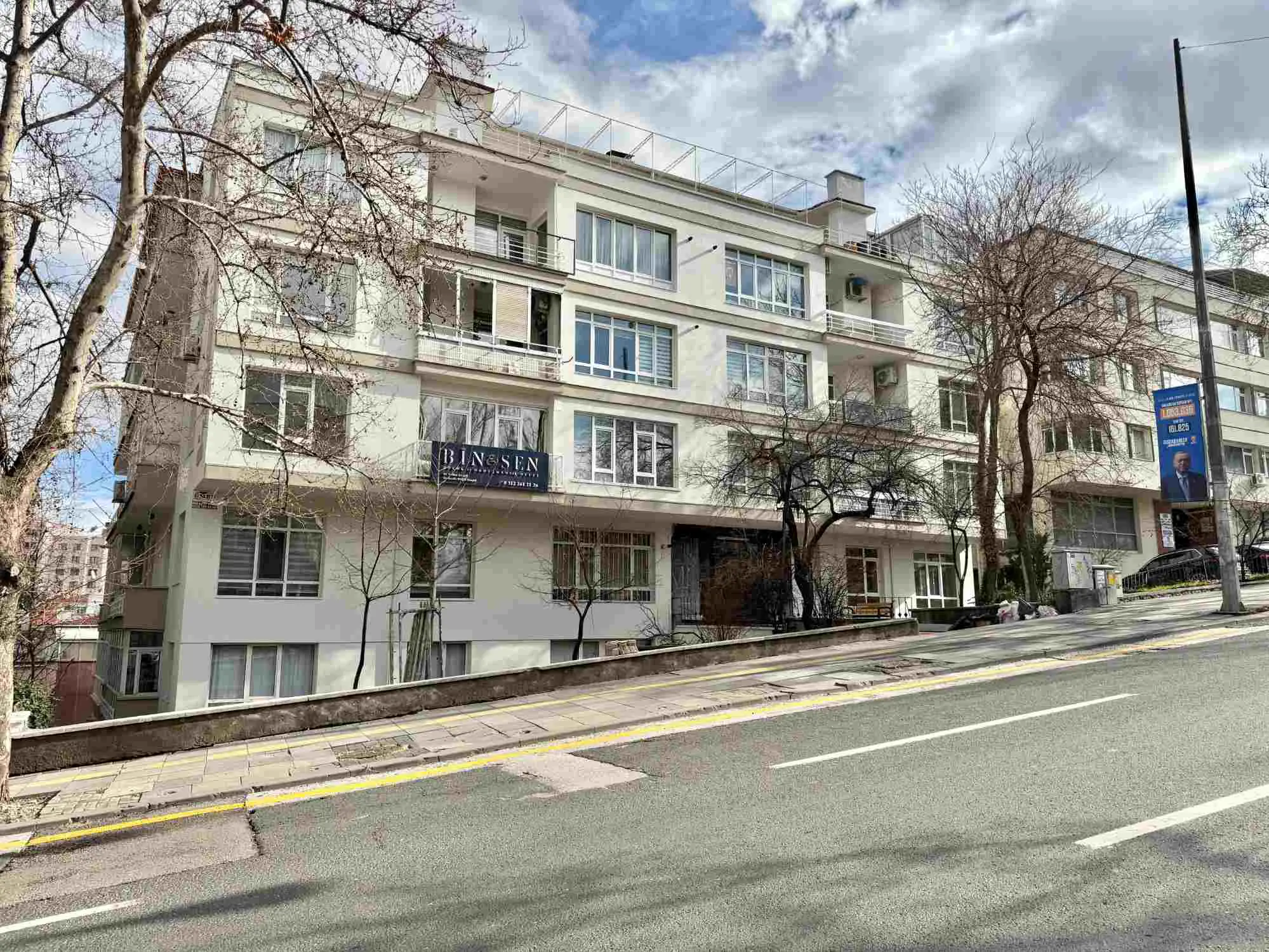 ÇANKAYA CİNNAH CADDESİNDE TEMİZ YAPILI 2+1 KİRALIK OFİS 