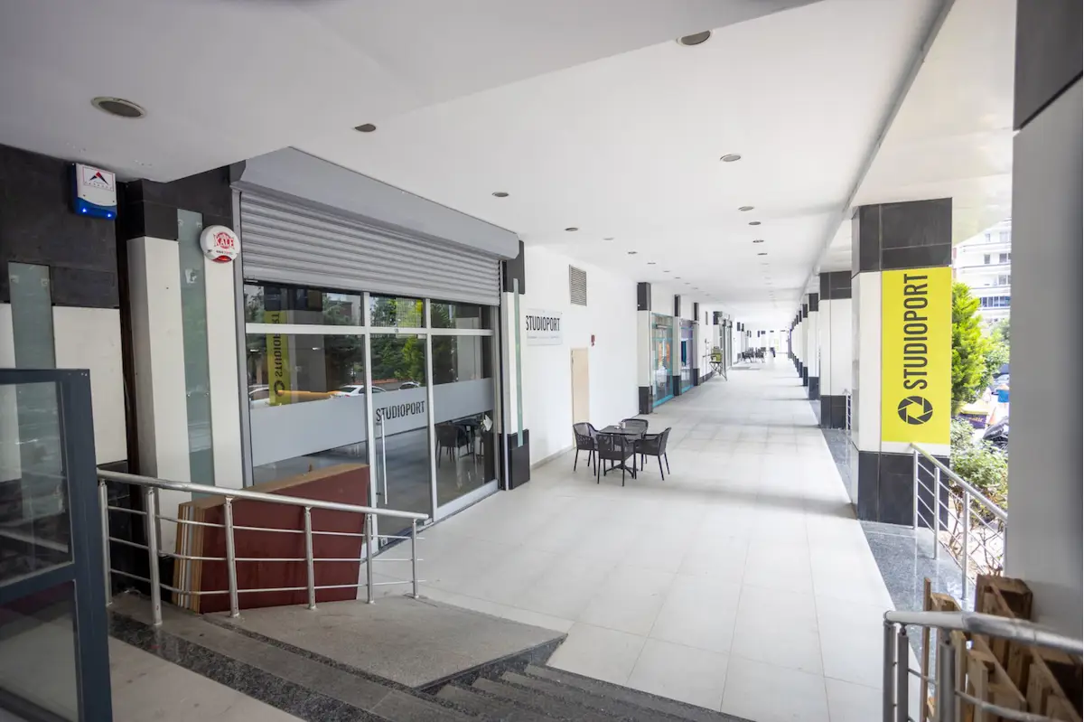 BEYLİKDÜZÜ SAKLIHAN KONAKLARI ÇARŞI 175 M2 SATILIK DÜKKAN MAĞAZA 2