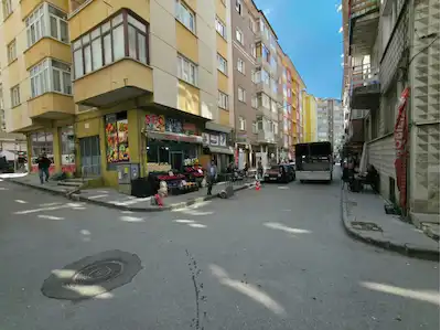 REMAX İLKE'DEN ŞEHİR MERKEZİ'NDE 1+1 GENİŞ SATILIK DAİRE