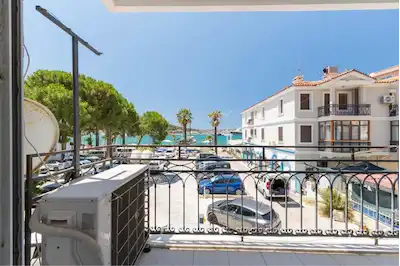 ÇEŞME MERKEZDE DENİZ MANZARALI 3+1 SATILIK DAİRE
