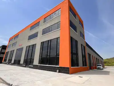 SARAY İŞ MERKEZŞNDE 200 M2 KİRALIK İŞ YERİ , MAĞZA