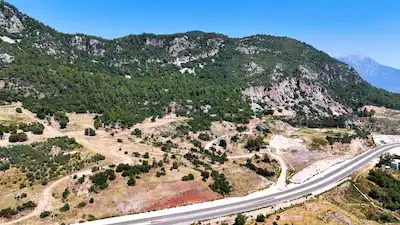 ANTALYA KUMLUCA YAZIR'DA DENIZ MANZARALI 15.822 M² SATILIK TARLA | D400'E YAKIN YATIRIM FIRSATI