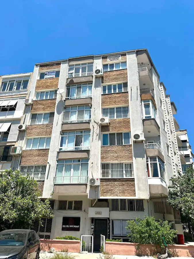 77 REMAX BEST'TEN BAHÇELİEVLER'DE ASANSÖRLÜ 3+1 KIRALIK DAIRE