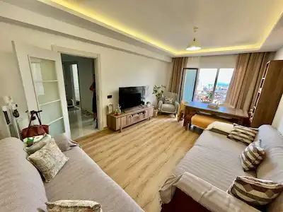 KARTAL HÜRRİYET MAHALLESİ HAVUZLU OTOPARKLI SİTEDE SATILIK 2+1 DAİRE