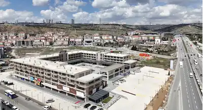 GÖLBAŞI YILDIRIM PORT AVM’DE KONYA YOLU’NA SIFIR PRESTİJLİ KİRALIK 1+1 OFFİCE / BÜRO