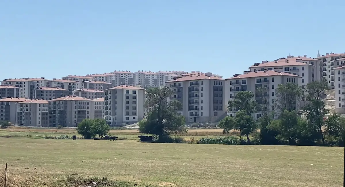 REMAX HANE DEN ARNAVUTKÖY BAKLALI DA TOKİ YANINDA İMARLI ARSA