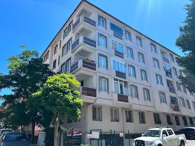 E-5 KENARINDA | METRO VE MARMARAY’A YAKIN KONUMDA PENDIK ESENYALI’DA GENIŞ 3+1!