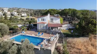 KUŞADASI 'NDA  KİRALİK 3+1 MÜSTAKİL EV