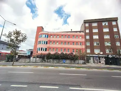 SANCAKTEPE-SAMANDIRA CADDE ÜZERINDE 2300 M2 KOMPLE KIRALIK BINA