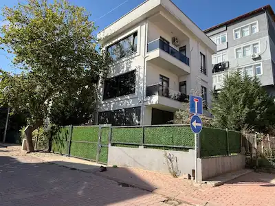 D100 ÜSTÜ MERKEZİ KONUMDA KİRALIK OFİS - MÜSTAKİL BİNA