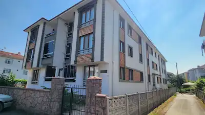 DÜZCE MERKEZ HAMİDİYE’DE 3+1 | EN ÜST KAT | 3 CEPHELİ | BALKONLU SATILIK DAİRE