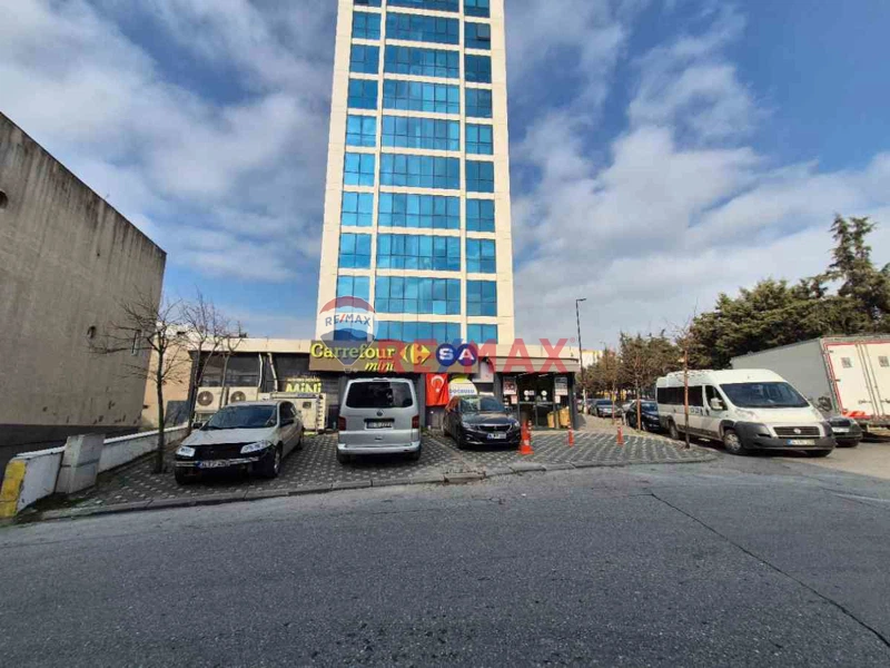 TICARET HAYATININ MERKEZINDE BİLİM TOWER'DA 50MT CEPHELI DÜKKAN 2
