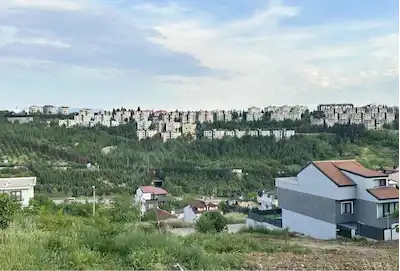 İZMİTİN GELİŞEN VE ÇOK TERCİH EDİLEN TÜYSÜZLERDE 310M2 ARSA
