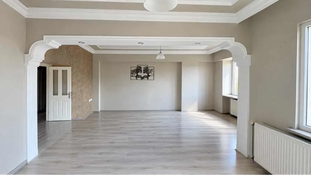 REMAXLAND’DEN MUHİTTİN MAHALLESİNDE 2+1 KİRALIK FERAH DAİRE