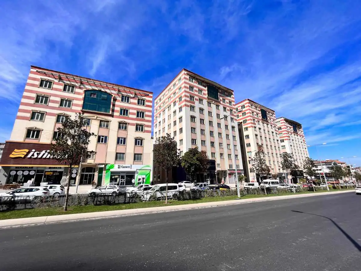 ÜMRANİYE İNKILAP’TA PLAZALAR BÖLGESINDE SATILIK PLAZA KATI 3