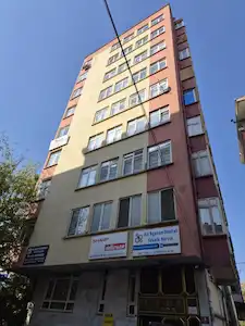KIZILAY İÇEL SOKAK'TA, YAPILI, TEMİZ, AYDINLIK OFİS / BÜRO..
