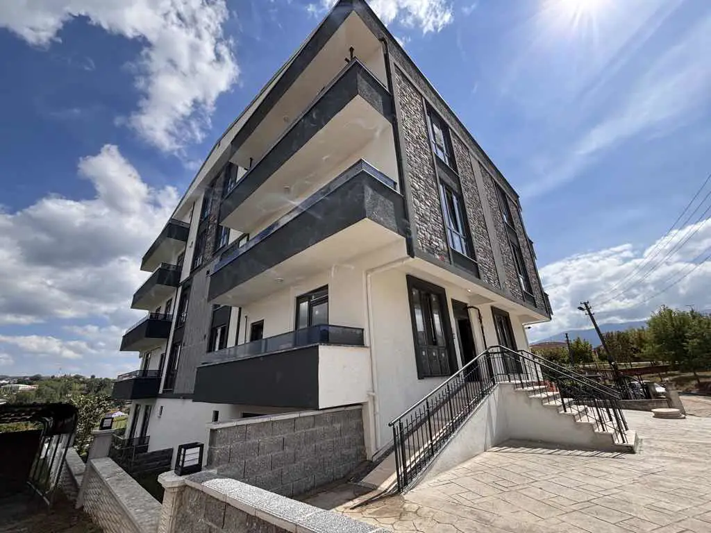 KARTEPE İBRIKDERE’DE 2 + 1 BAHÇE DUBLEKS