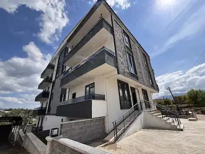 KARTEPE İBRIKDERE’DE 2 + 1 BAHÇE DUBLEKS
