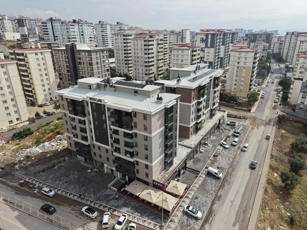 RE/MAX EDE'DEN ANA CADDE ÜZERİNDE LÜKS 2+0 SATILIK DAİRE