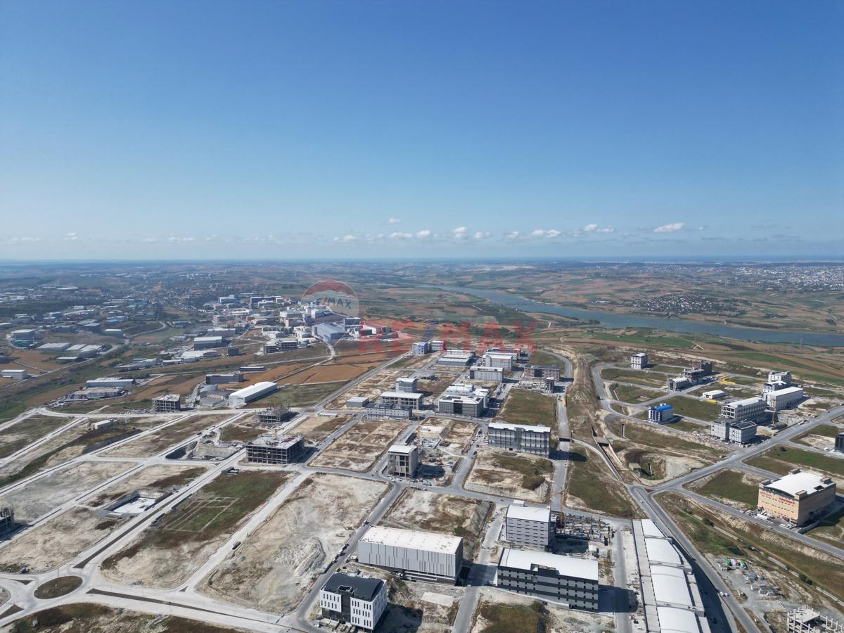 ARNAVUTKÖY DELİKLİKAYA MAHALLESİNDE KONUT İMARLI SATILIK TARLA