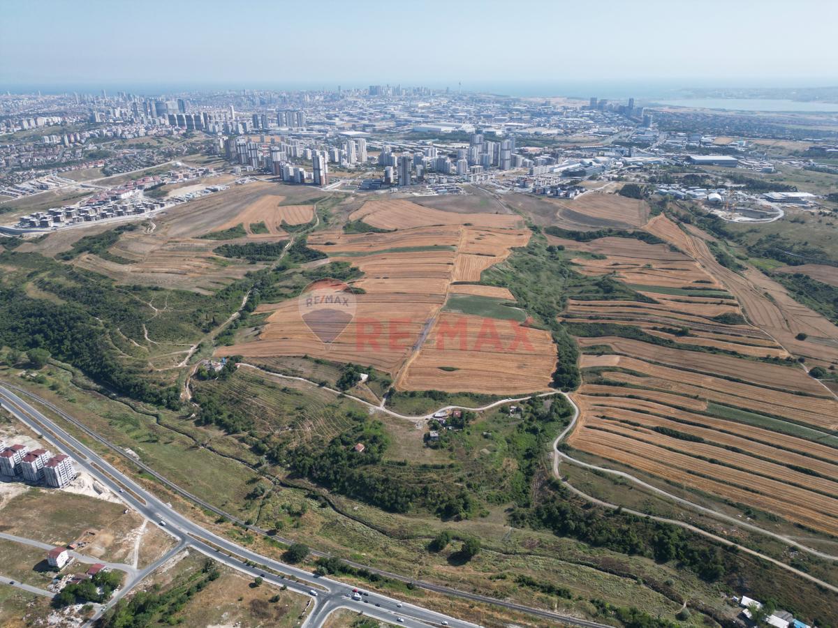 ARNAVUTKÖY DELİKLİKAYA MAHALLESİNDE KONUT İMARLI SATILIK TARLA
