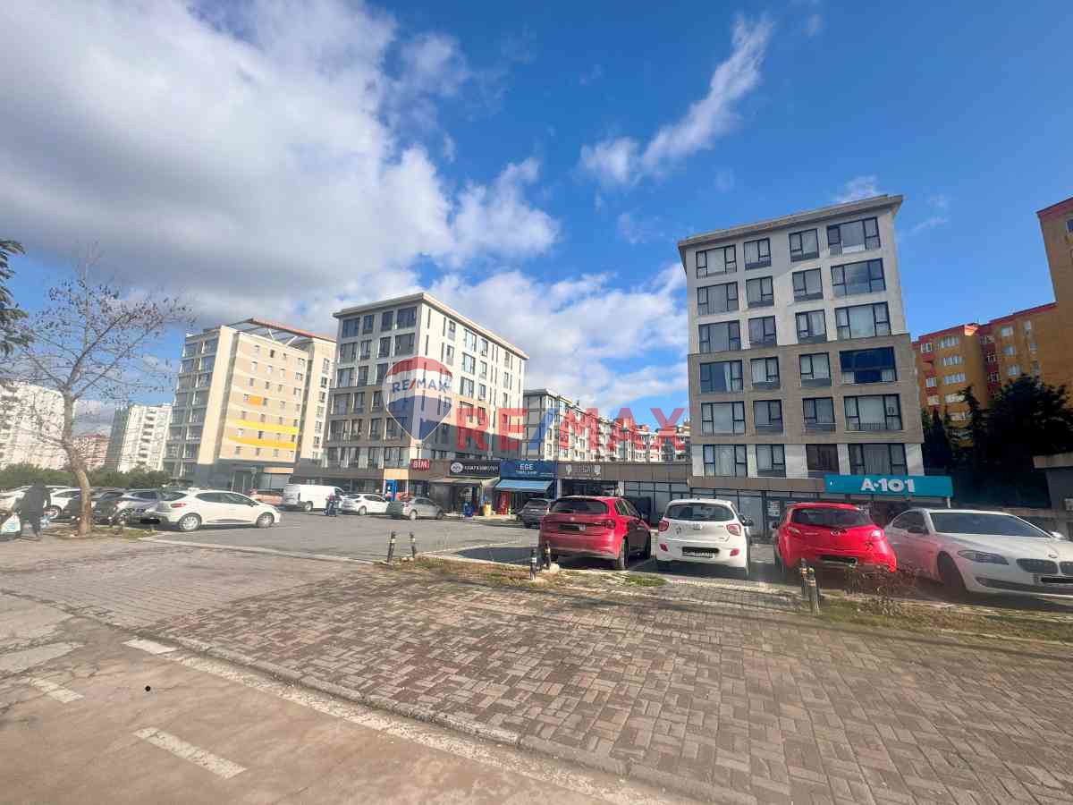 PENDİK KURTKÖY YENİŞEHİR PARKPLANET SİTE İÇİ MANZARALI 2+1  SATILIK DAİRE