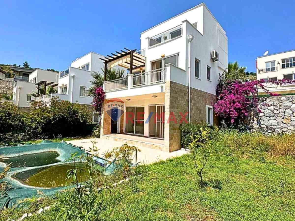 CENNETTEN KÖŞE KIYIKIŞLACIKTA MÜSTAKİL HAVUZLU VİLLA