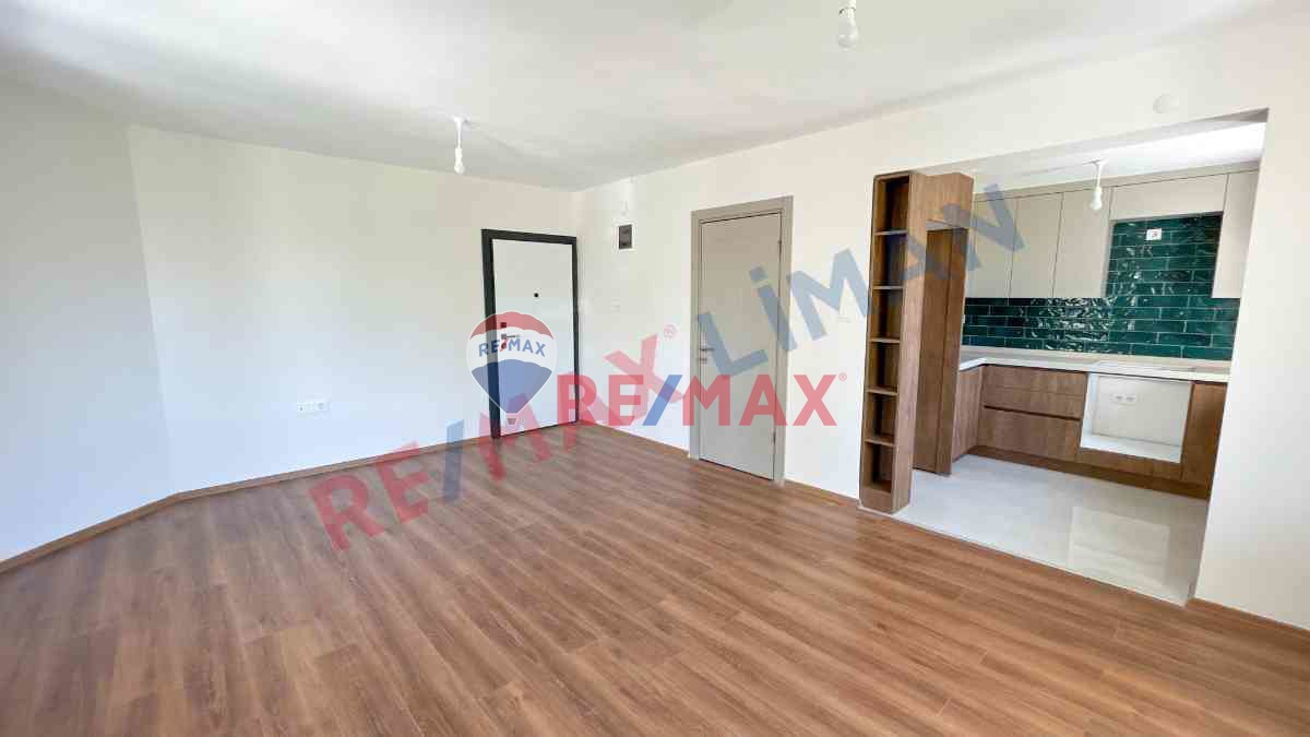 🏡 GÜRE'NIN KALBINDE, DENIZE YÜRÜME MESAFESINDE, GENIŞ TERASLI YENILENMIŞ SATILIK VILLA