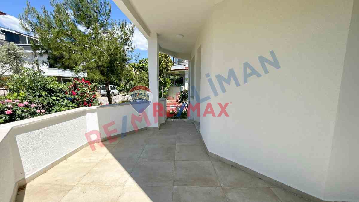🏡 GÜRE'NIN KALBINDE, DENIZE YÜRÜME MESAFESINDE, GENIŞ TERASLI YENILENMIŞ SATILIK VILLA