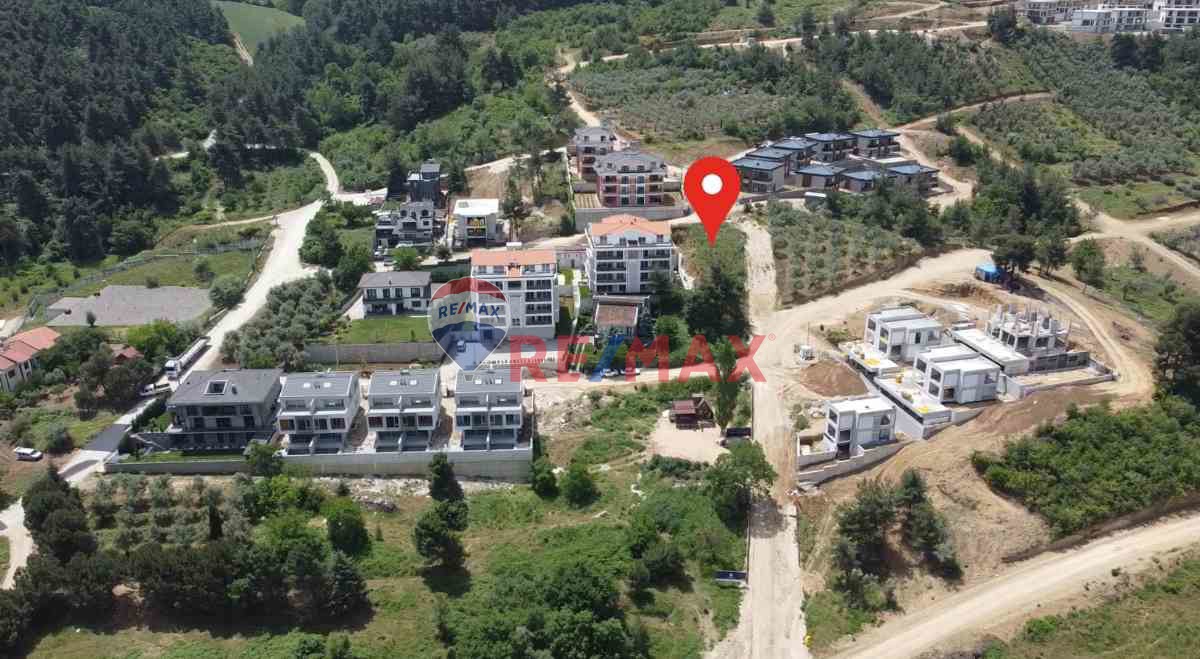 ÇALI GÜMÜŞLÜK’TE 350 M2 VİLLA İMARLI KÖŞE PARSEL ARSA