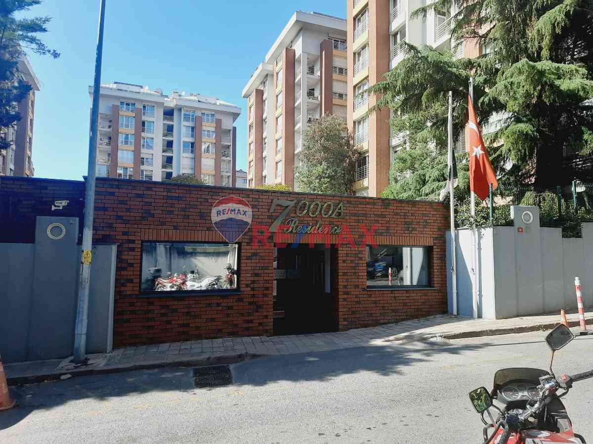 ATAŞEHIR 7000A RESIDENCE SİTESİNDE HAVUZLU, GÜVENLİKLİ MUHTEŞEM 4+1