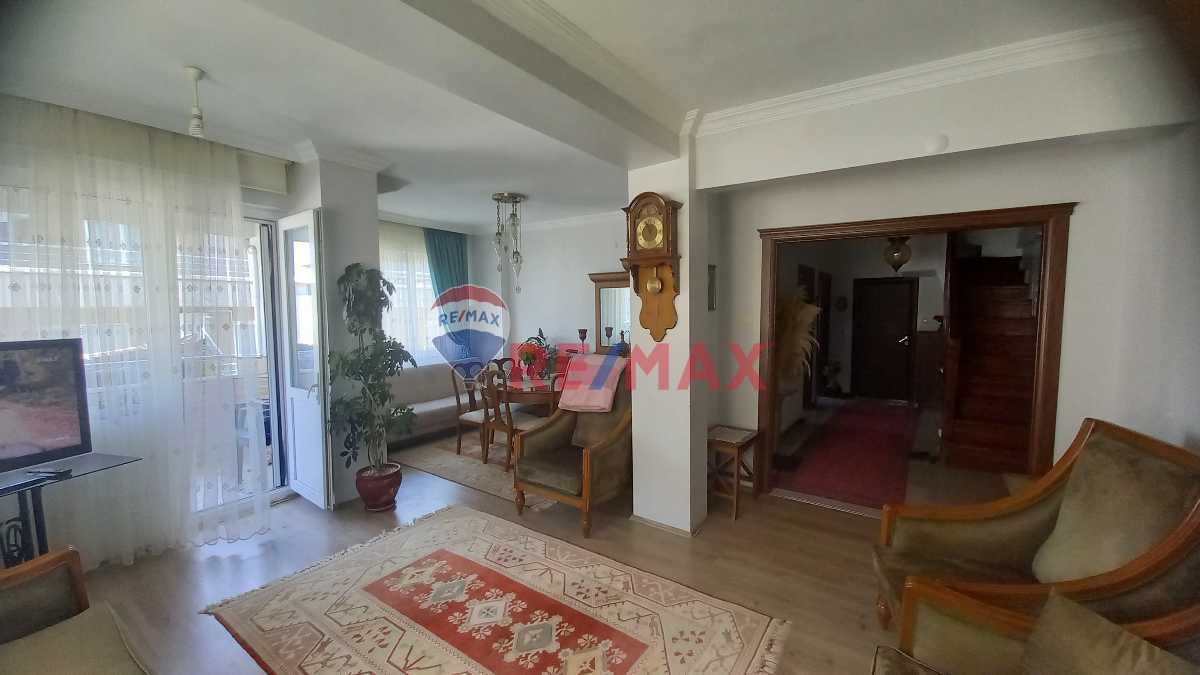 DENİZEVLERİ'NDE SAHİLE 40 METRE SATILIK DUBLEKS DAİRE