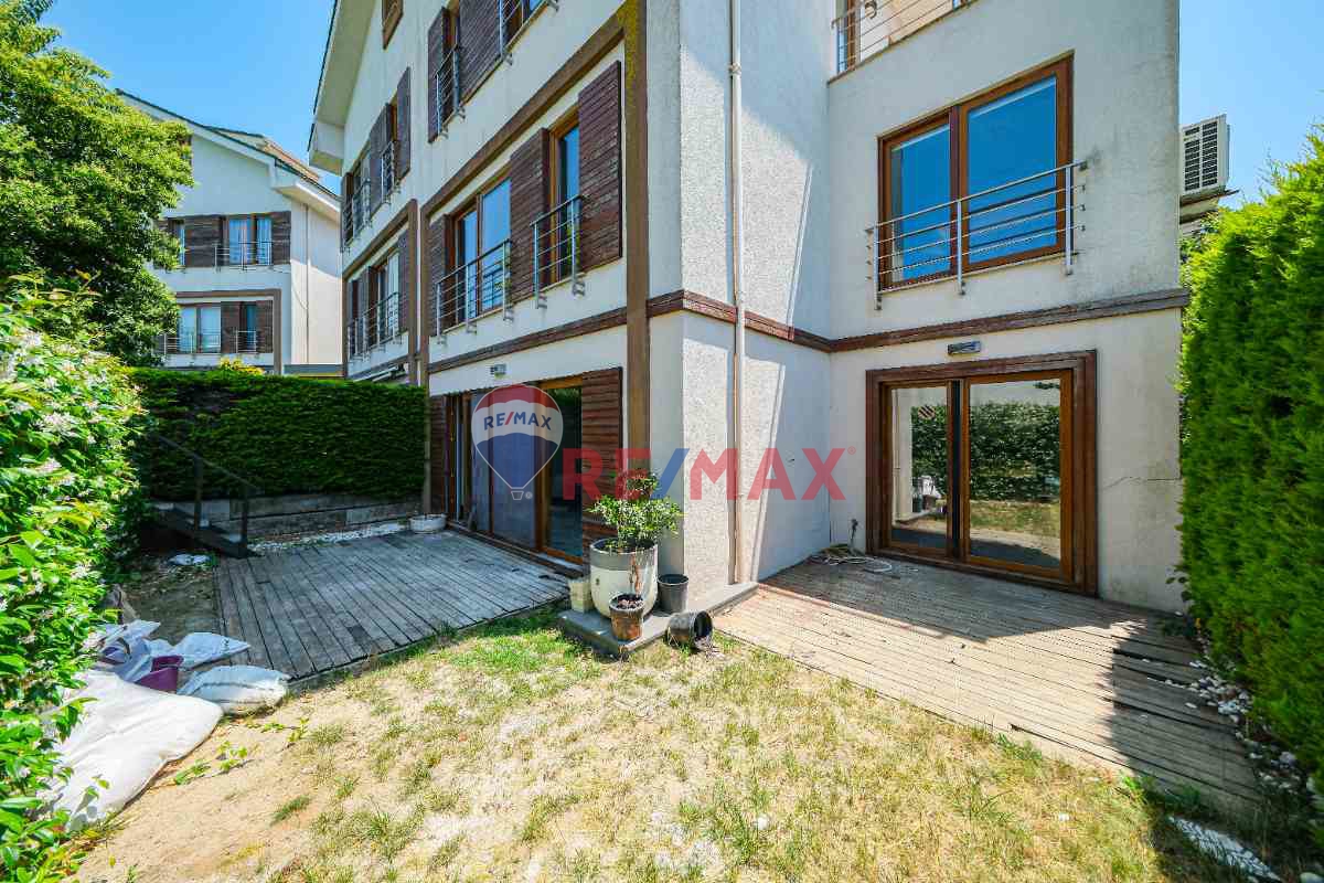 ZEKERIYAKÖY SITE IÇERISINDE SATILIK 3+1 BAHÇE DUBLEKS DAIRE
