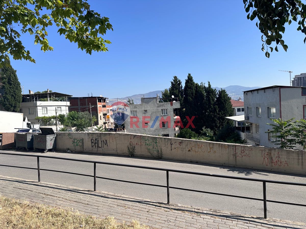 SATILIK BORNOVA ALTINDAĞ KONUT İMARLI ARSA