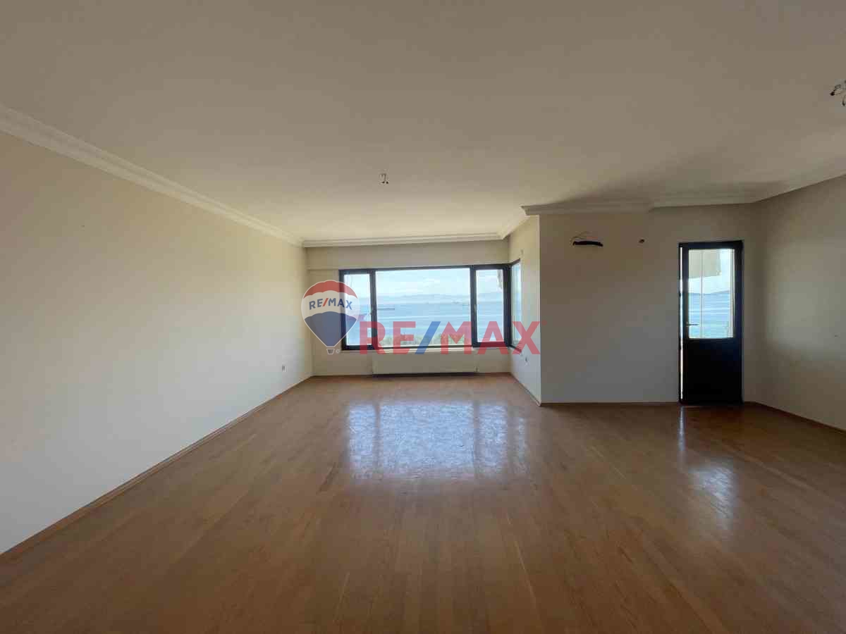 KORDONBOYU SAHİLDE KAPANMAZ DENİZ MANZARALI SATILIK DAİRE