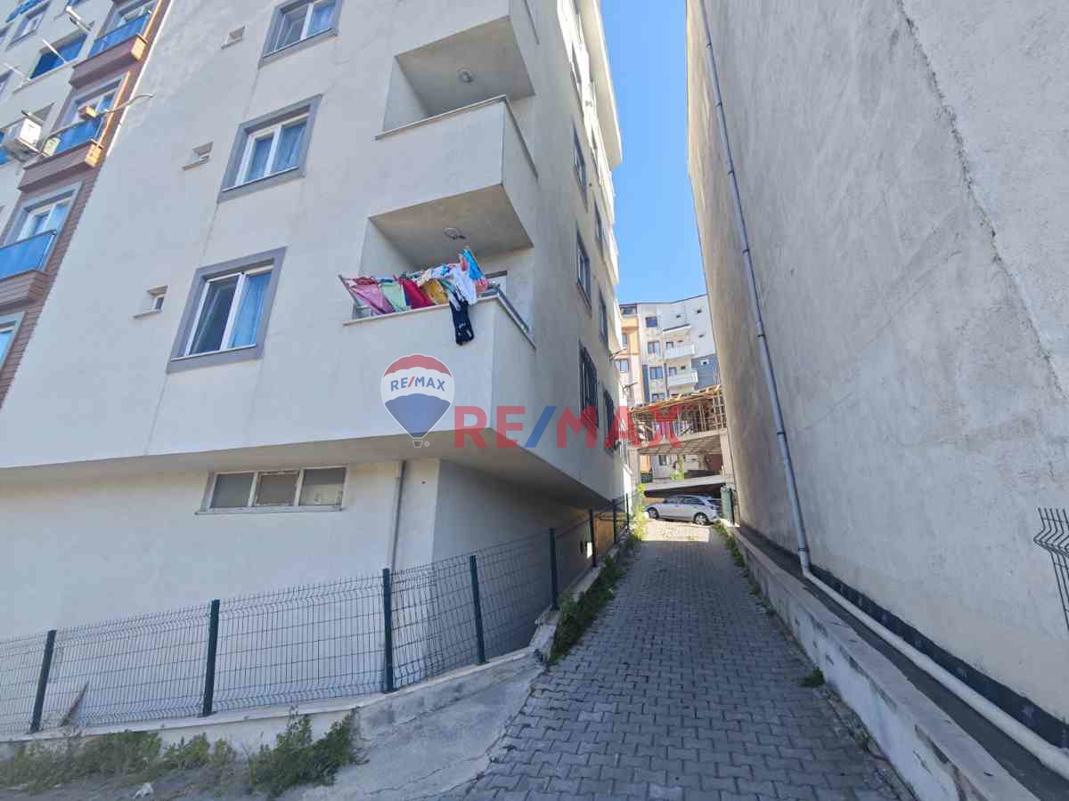 GEBZE KÖŞKLÜ ÇEŞME MAHALLESİ' NDE SATILIK (2+1) DAİRE