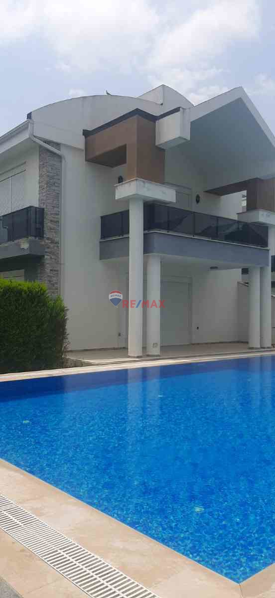 ANTALYA DÖŞEME ALTI SİTE İÇERİSİNDE 4+1 LÜKS EŞYALI KİRALIK VILLA