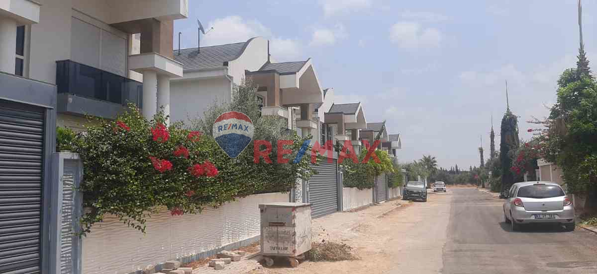 ANTALYA DÖŞEME ALTI SİTE İÇERİSİNDE 4+1 LÜKS EŞYALI KİRALIK VILLA