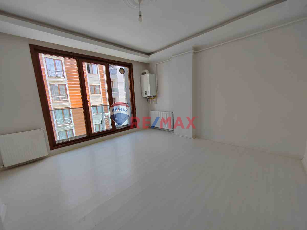 YENİ BİNADA ARA KATTA 2+1 KİRALIK DAİRE