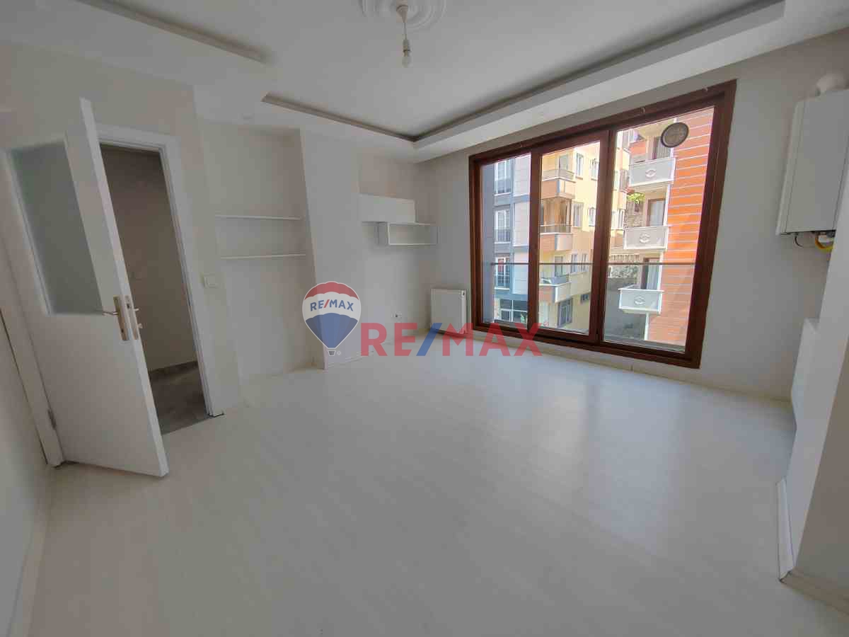 YENİ BİNADA ARA KATTA 2+1 KİRALIK DAİRE