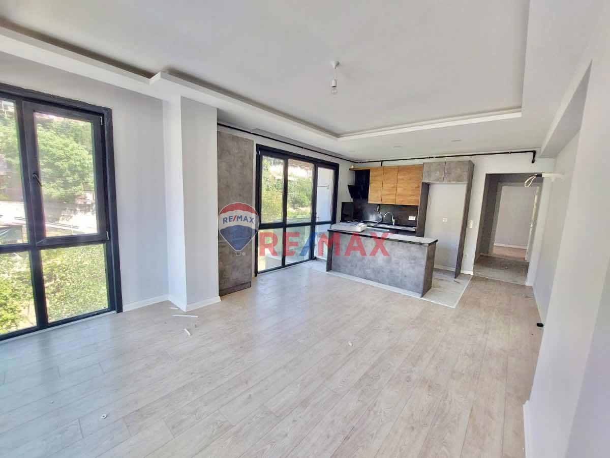 ÜSKÜDAR TUANA PRESTİJ EVLERİNDE BOŞ 2+1 BALKONLU SATILIK DAİRE