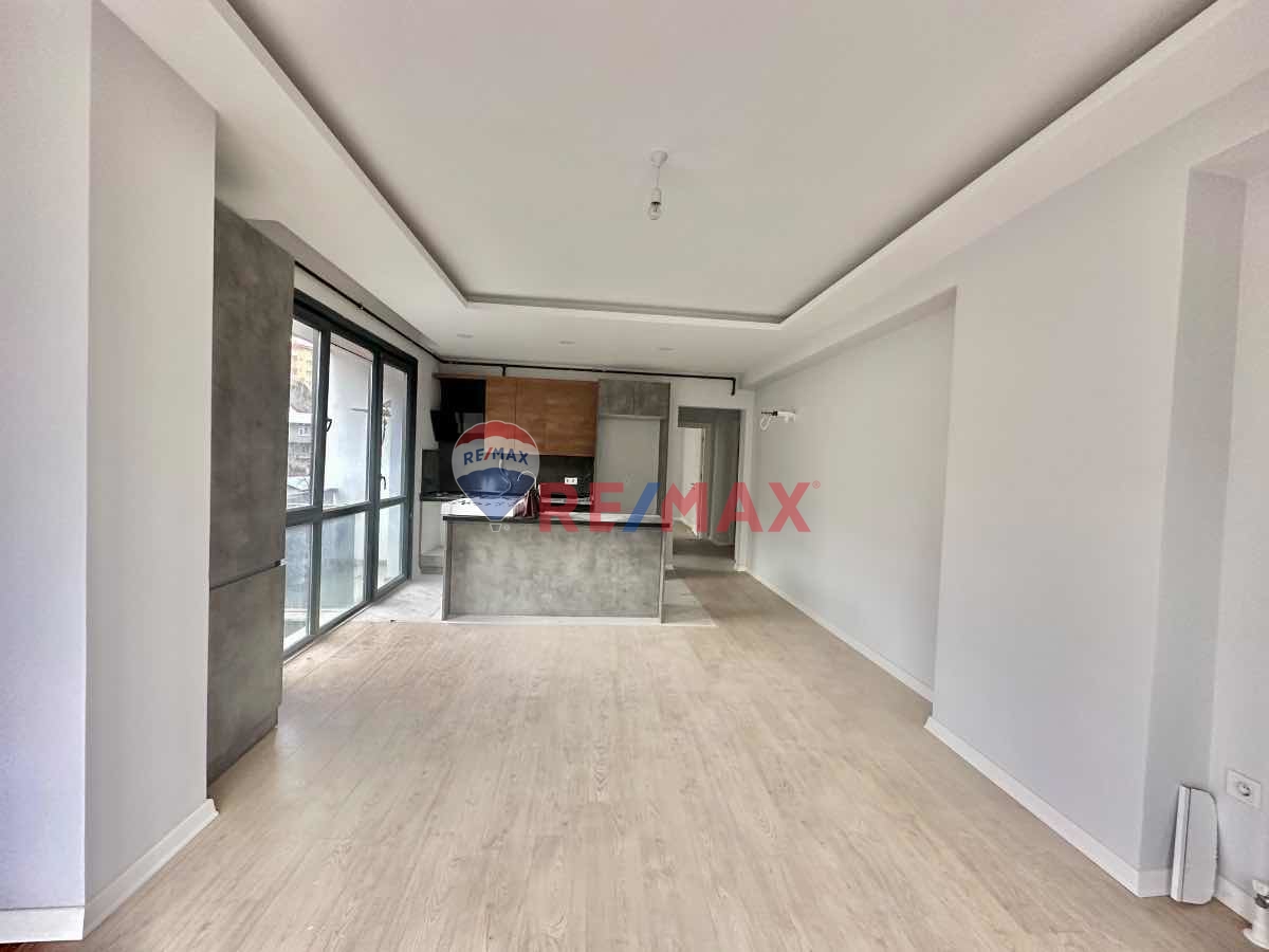 ÜSKÜDAR TUANA PRESTİJ EVLERİNDE BOŞ 2+1 BALKONLU SATILIK DAİRE