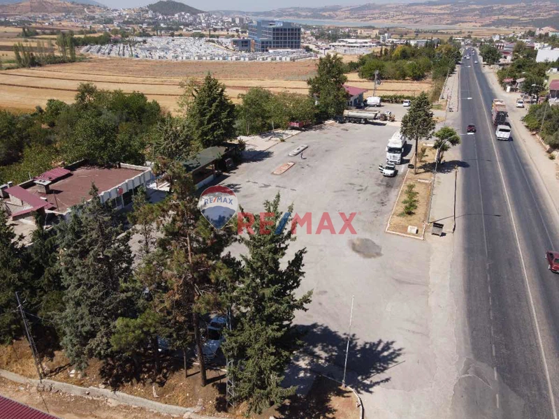 ANAYOL ÜZERİ KİRALIK PETROL YERİ