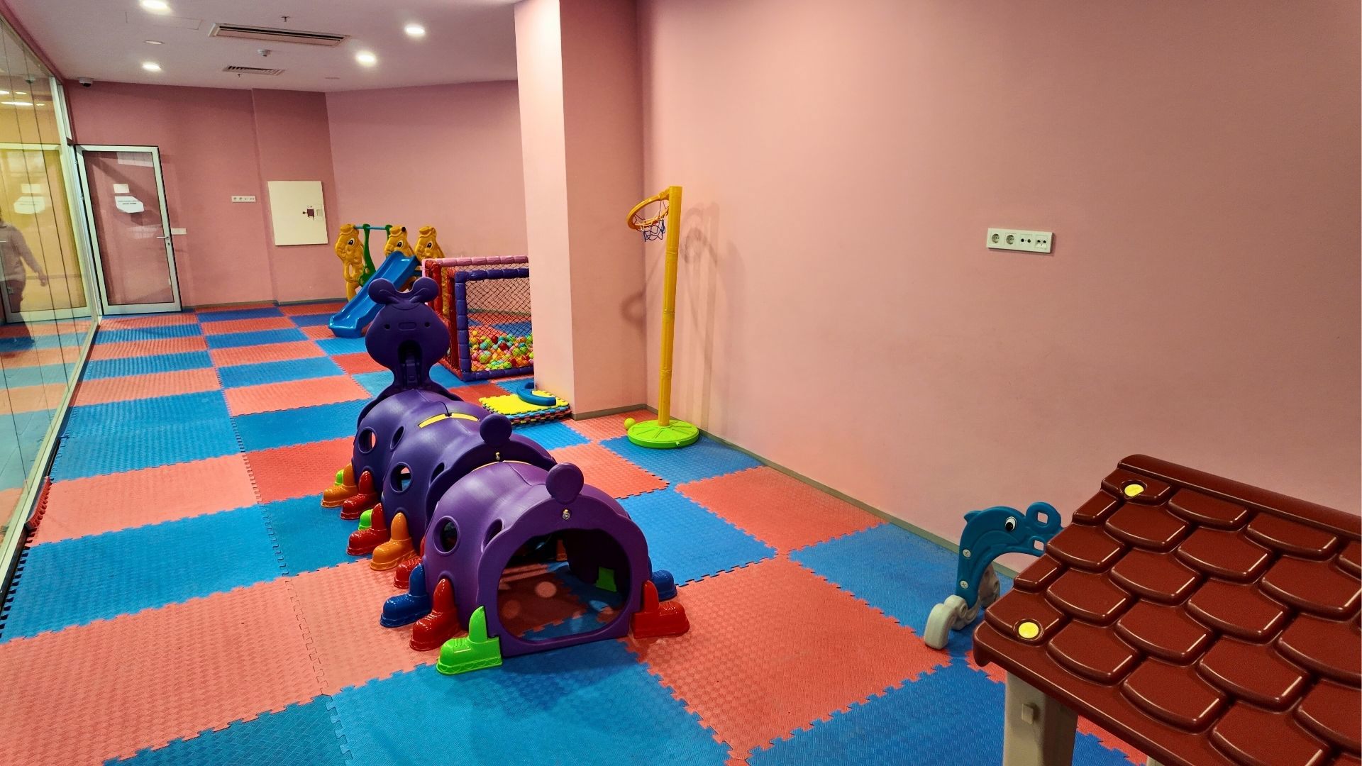 PIRLANTA GÖZTEPE SITESINDE SATILIK 2+1 DAIRE / KAPALI MUTFAK