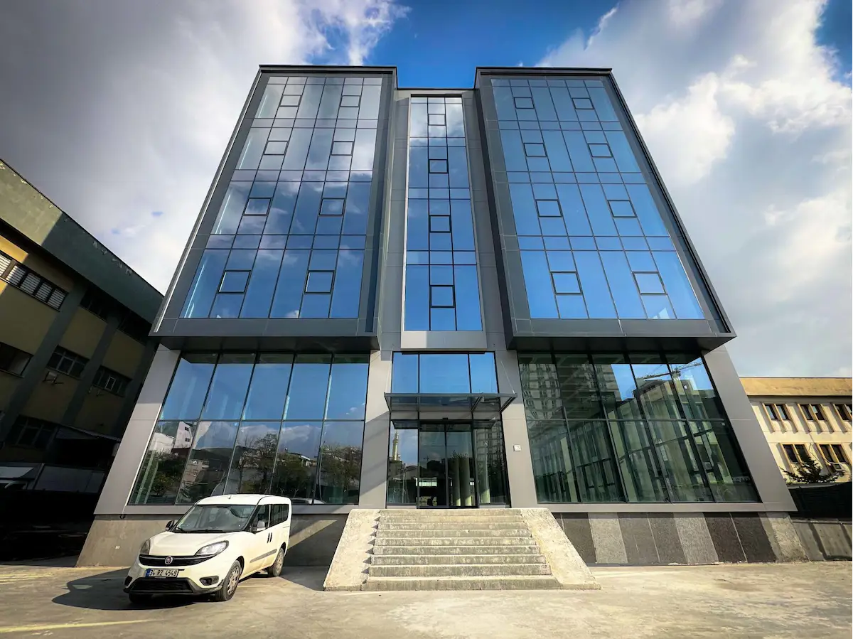REMAX EBRU'DAN BASINEKSPRESE PARALEL İSKANLI EMSALSİZ BİNA