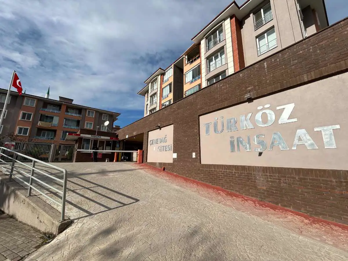 TÜRKÖZ ÇENEDAĞ SİTESİNDE SATILIK 3+1 DAİRE