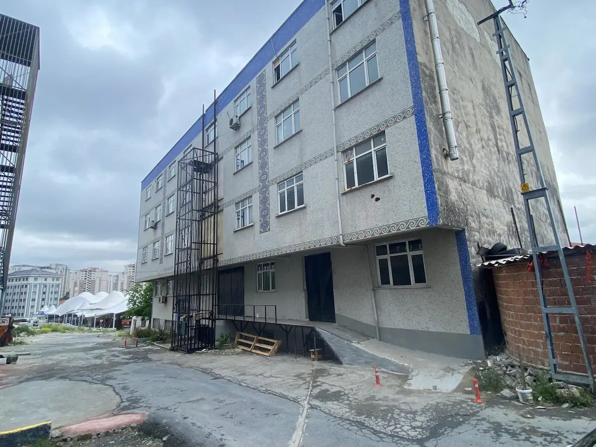HALKALI'DA 1.900 M2 KIRALIK 4 KATLI İMALATHANE