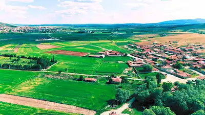 REMAX HÜR'DEN KÜTAHYA ALTINTAŞ'DA IMARA YAKIN SATILIK TARLA
