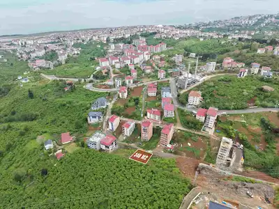 PELİTLİ YEŞİLKÖY DE İMARLI ARSA (SATILIK)